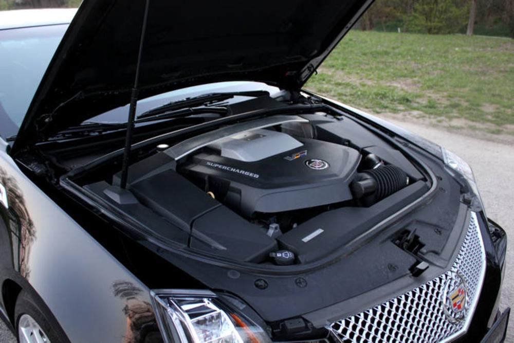 Cadillac CTS-V Supercharged 2011